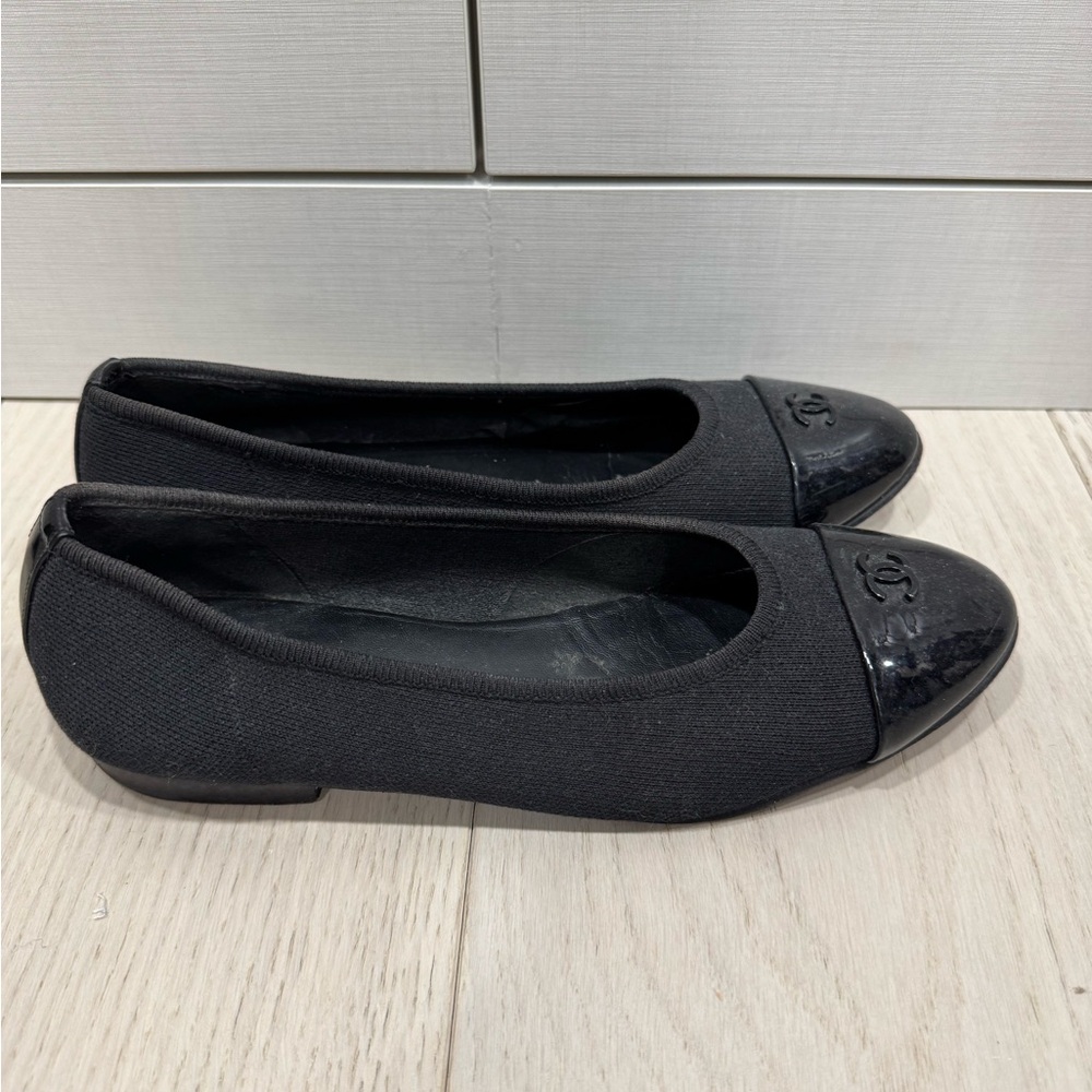 CHANEL Black Canvas and Patent Cap-Toe Ballet Flats - Picture 3 of 6